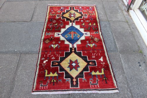 Tappeto rosso vintage