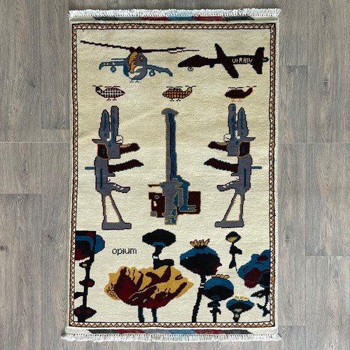 Tappeto guerra afghana beige